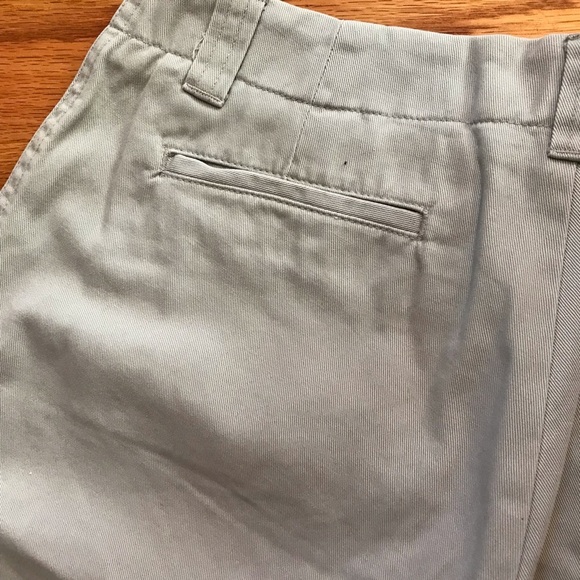▪️GAP clean cut Khakis - Picture 6 of 8